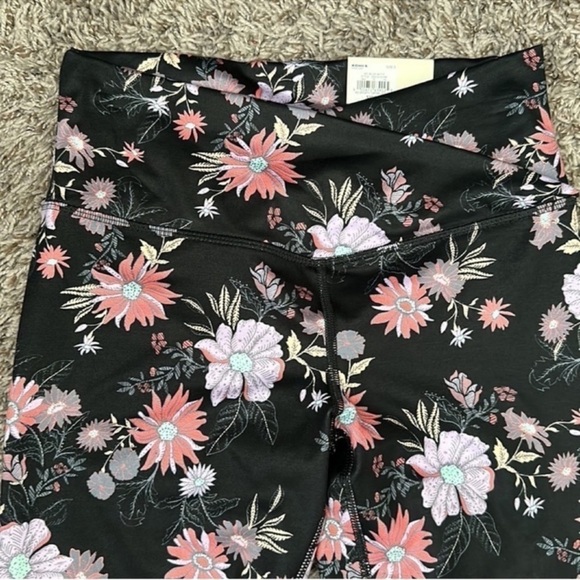 NWT SO high rise Sporty 7/8 leggings with crossover waistband - Picture 2 of 6